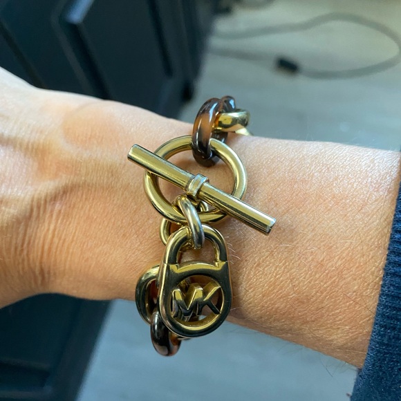 Michael Kors chunky toggle bracelet - Picture 5 of 7